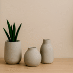 Como usar vasos de cimento na decoração